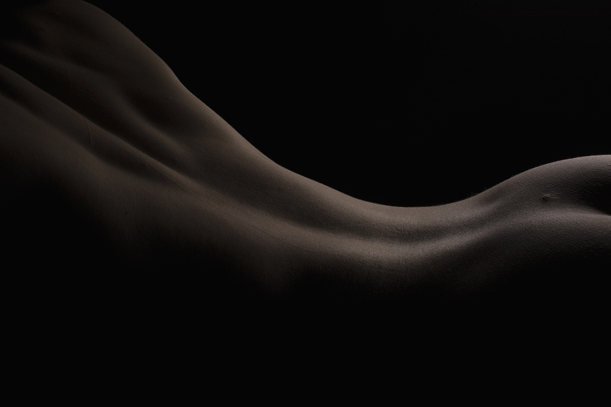 awaitingthegreatcollapse:  Bodyscape Photographer: BjörnModel: Malinda Wasell |