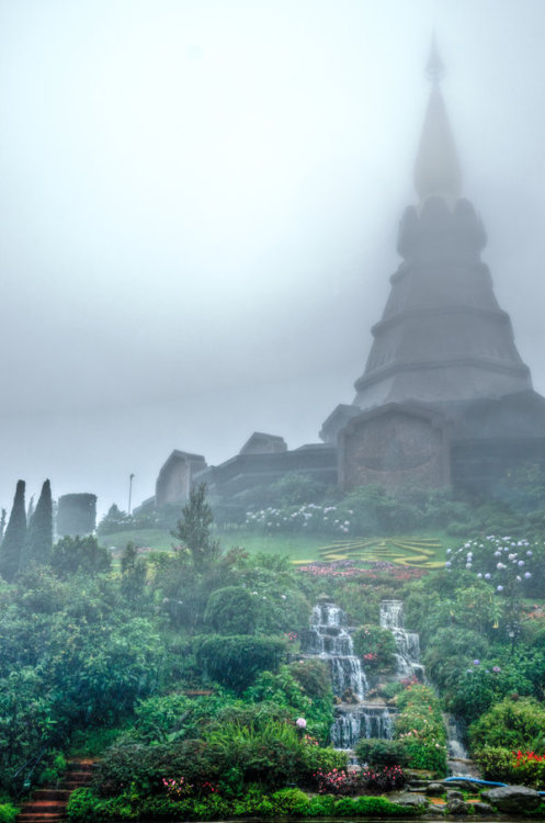 0mnis-e:  Twin Pagodas, Doi Inthanon by *JBord           