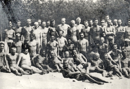 vintagemusclemen:Someone once told me that it was easier to get 50 men to take off their clothes t