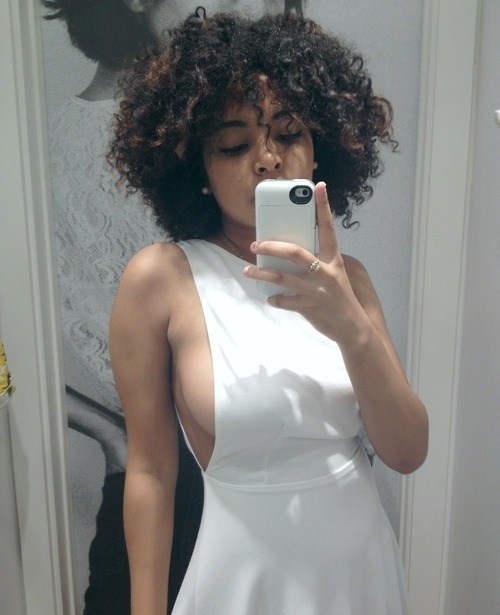 jaiking:  lostlittleblackgirl:  weedjunkie:  This should have way more notes then these seriously   I want her😍  Follow me at http://jaiking.tumblr.com/ You’ll be glad you did.