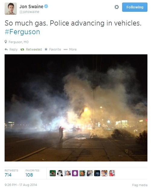 let-them-eat-vag: iwriteaboutfeminism: Chaos in Ferguson. Sunday night, part 2 [part 1] meanwhile th