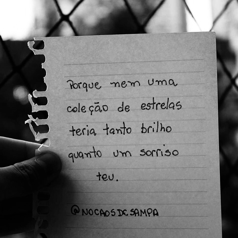 Featured image of post Frases De Amor Sorriso Tumblr O sorriso a manifesta o dos l bios quando os olhos encontram o que o o sorriso a curva mais bonita do corpo de qualquer pessoa