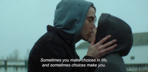 anamorphosis-and-isolate:  ― If I Stay (2014)“Sometimes you make choices in life, and sometimes choices make you.”