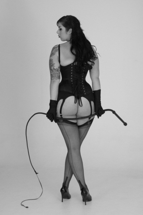 shadwickc:Curvaceous Domme, with single tail…. adult photos