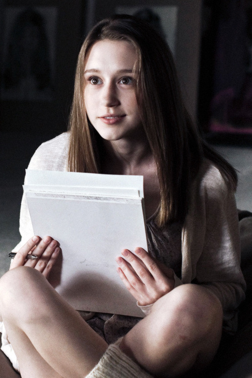please-take-me-to-the-heaven: She don’t believe in shooting stars. But she believe in shoes an