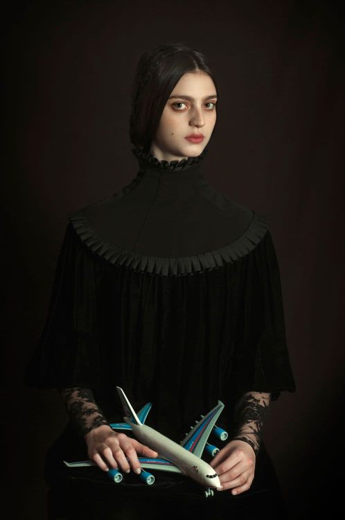 Romina Ressia (Argentine, born 1981), Girl holding a plane, 2019 | © Romina Ressia