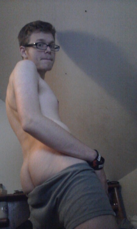 gaygeeksnsfw:  I took more but i think i will save em for later ;) 