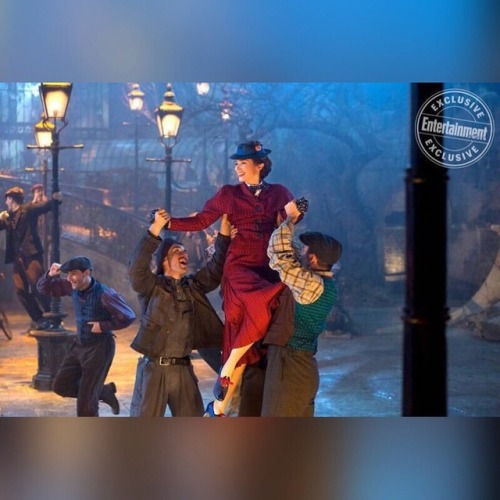 New image from MARY POPPINS RETURNS released. - LIKE AND TAG ALL YOUR FRIENDS! #disneyfilmfacts #mar