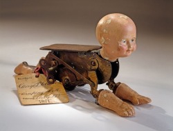 dementium-rabbit:Creeping baby doll, 1981 patent model (The Smithsonian National Museum)