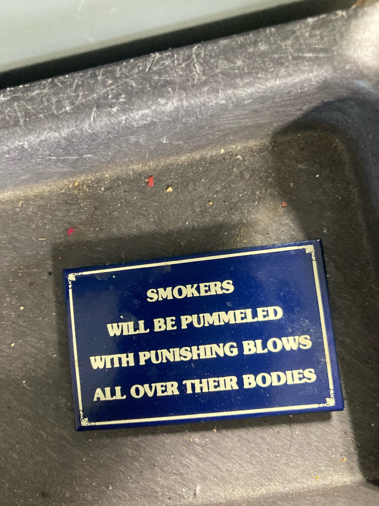 niftythriftythings:I’ve never come across a more threatening magnet