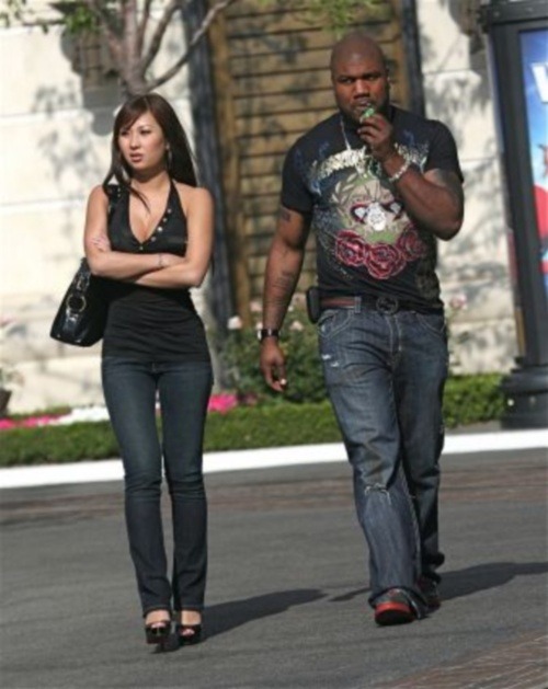 Quinton “Rampage” Jackson and his Japanese wife – @asianblackcouples on