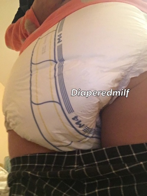 diaperedmilf:Just a little stinky