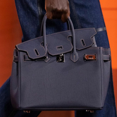 Trendy Bag for FW21: Classic inspired handbag.- Hermès Birkin bag.Hermès, Marni, Mosch