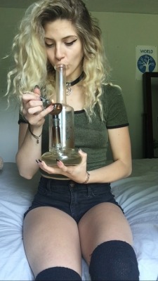 shay-gnar:  getting high and watching the day blow on by