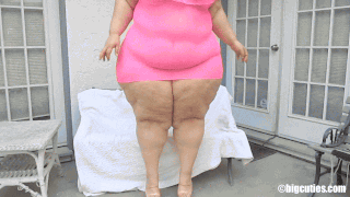 7yo1lo3:  bonertrash:  BoBerry: Big Cuties  I love her well stacked ass