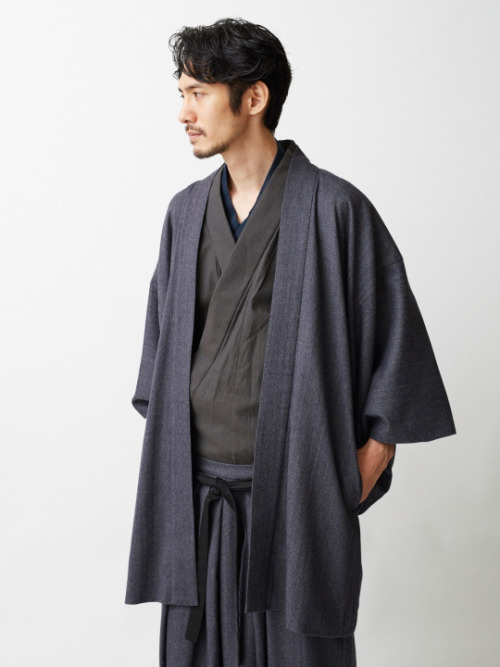 plasmalogical: monster-hugs: mymodernmet: Traditional Samurai Jackets Are Making a Chic, Sophisticat