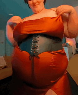 doughbabe:Absolutely crushing expectations for “slim fit” dresses