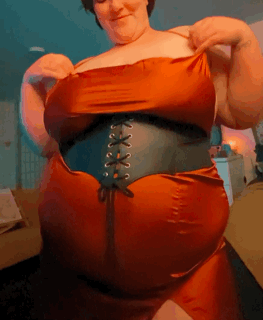 doughbabe:Absolutely crushing expectations for “slim fit” dresses