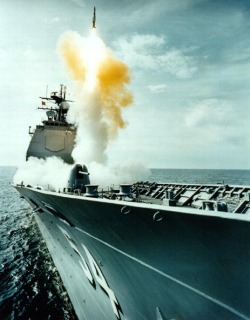 fabforgottennobility:  AEGIS CruiserLaunch ofSM-2 Block IV 