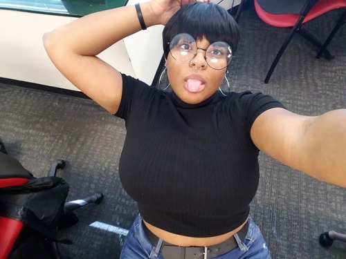 yournudemom:  I was a cat on Valentine’s day.