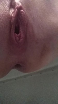 pussytongues:  Fuck, that’s a beautiful