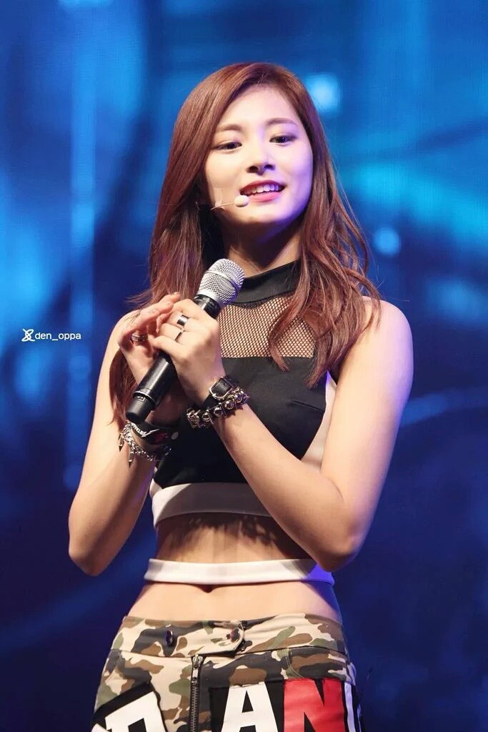 jeonkookedaf:  CHOU TZUYU IS SUCH A GODDESS ; u ;