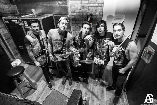 sleepingwithsirens-org:  top 10 pictures of kellin quinn you gotta see this!! xoxo 