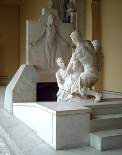 hadrian6: Tomb of Jose Canalejas Mendez.