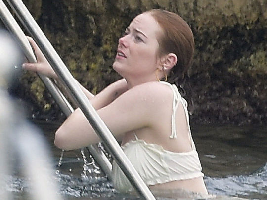 Sex Emma Stone Paparazzi Wet Bikini Shots Emma pictures