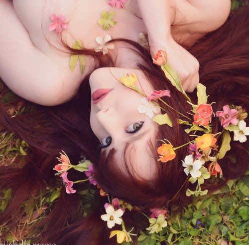 nsfwfoxydenofficial:  It’s my birthday today! So here’s some NSFW  teasers to my bday set this year.   New* “Flowerchild” Birthday Donation set is now available! This set is themed around Ostara (the spring equinox) that falls on the same day