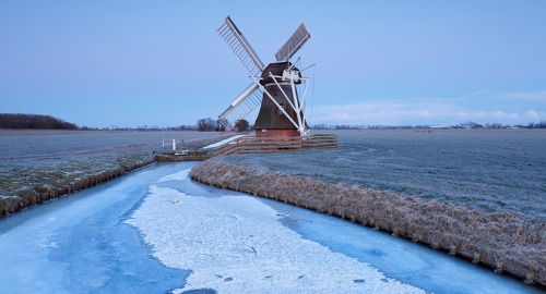 #windmill#the netherlands#holland#europe#wintercore#winter#frost