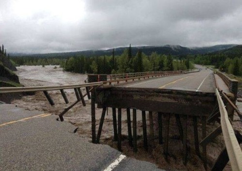 tannanana:demfeelsdoe:Alberta is in a state of chaos. 100,000+ people are now currently homeless due