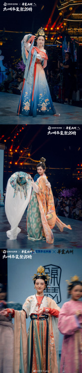 hanfugallery:chinese hanfu display by 华裳九州. photo by 阿辛子aXin