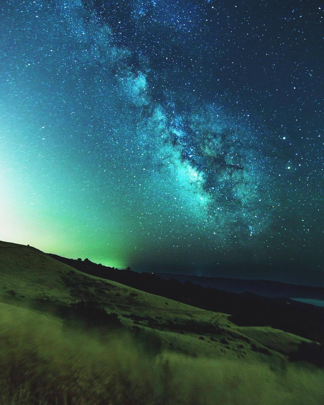 photo-grams:   lucsteven Summer fun chasing the Milky Way 🌌 San Francisco Bay