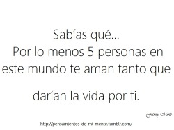 romper-los-esquemas:  corriendo-entre-estrellas:  cremademani:  lalunaenmipupila:  pensamientos-de-mi-mente: Más frases aquí: http://pensamientos-de-mi-mente.tumblr.com/  Mi madre, mi hermana, mi perro y ¿los otros dos?  mi mami y…..mi mami…..y……eh….