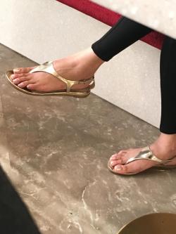 seskey:  milf feet