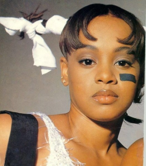 ladiesofhollywood:  RIP Left Eye April 25 