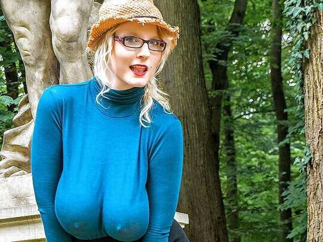 morefor:  She is one of my very favourite ladies. Morefor you. 