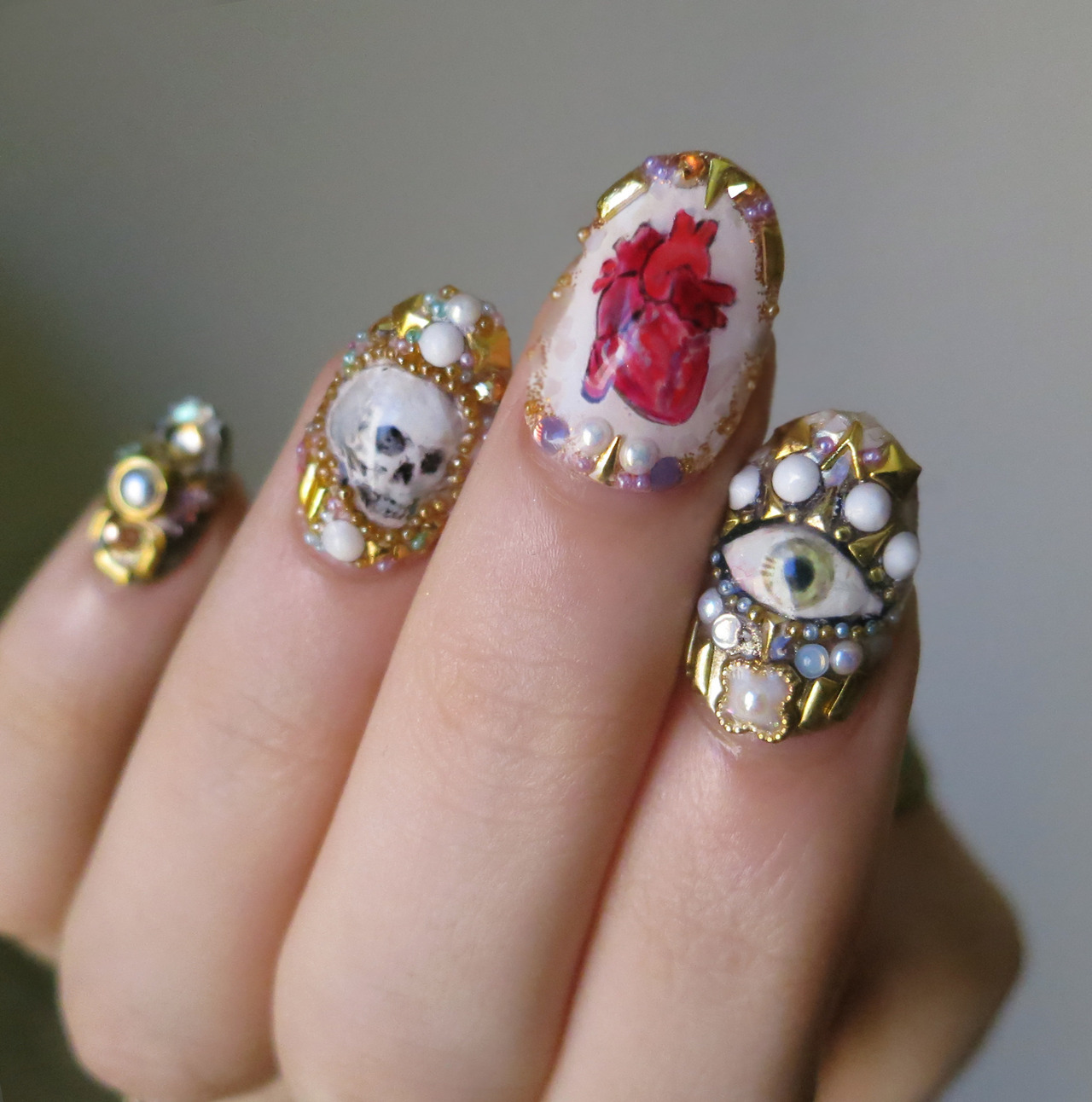 ladycrappo:  Decadent anatomy.