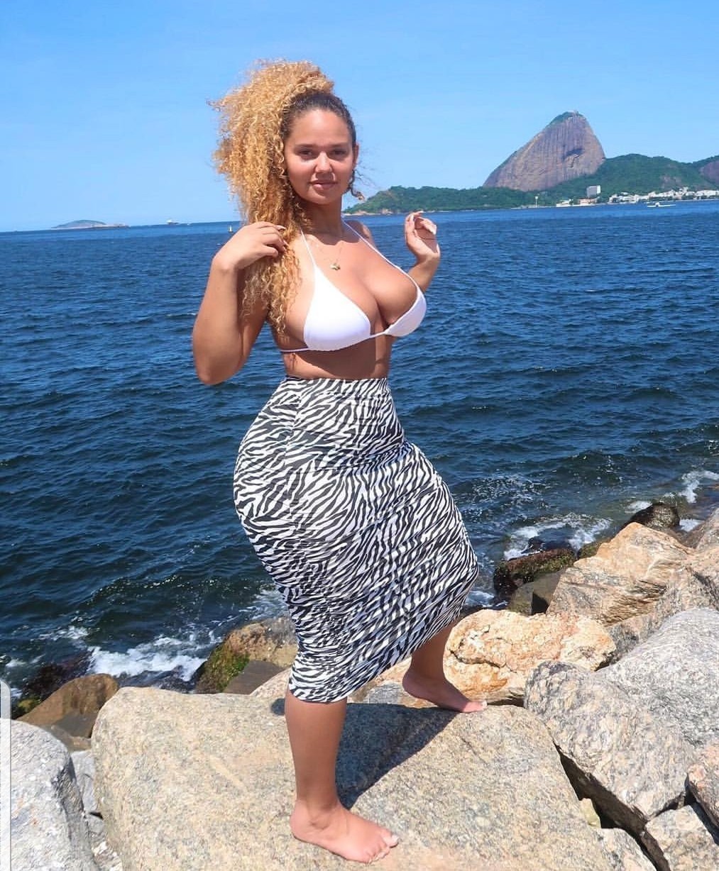 kingjazziedad:  DeliciouslySexy. Scrumptious. BootiDelicious. Ms ‘Delish’ PamelaAlexandra