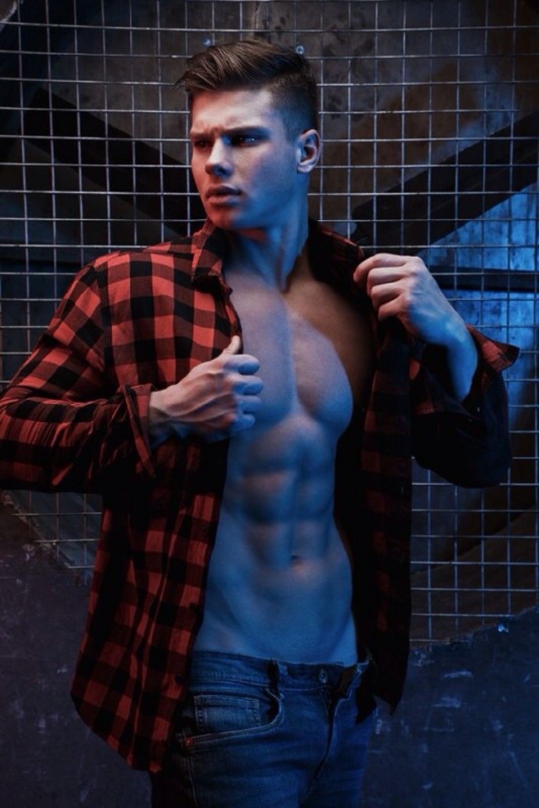 Join our new collective muscleboys blog â€œbestofshirtlessâ€. The best pictures