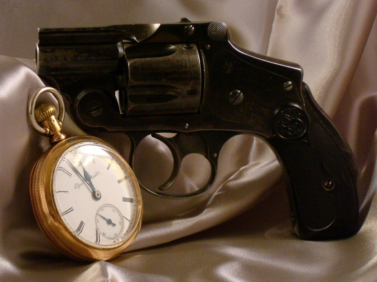 cerebralzero:  taylormade2me:  Time 2 go  daaaaamn dat shorty S&amp;W top break