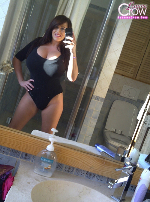 A Leanne Crow selfie adult photos