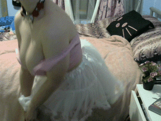 bustybunni:    💘 I was maybe dancing to gwen stefani as I made these 💘  [donate]