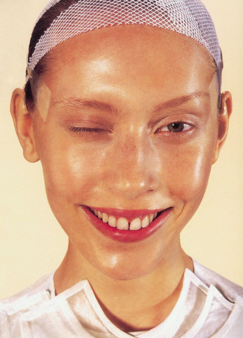 skulsakz:    colette pechekhonova photographed by richard burbridge for i-D magazine, april 1999