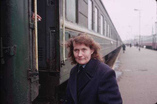 sovietpostcards: Train ride from Vilnius to Tallinn, photos by David Turnley (1989)