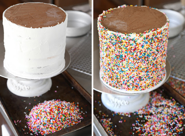 foodiebliss:  Ultimate Sampler CakeSource: Sprinkle Bakes  Where the food lovers