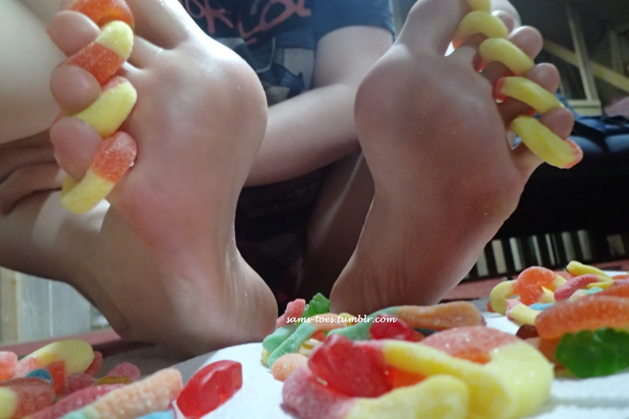 sams-toes:  Someone could eat these rings off my toes if you buy a sweets baggy.