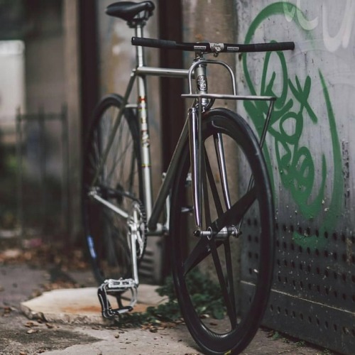 hizokucycles:#Repost from @kory.york - Cinelli Pista with Kory York Fork and front rack ♥️ #koryyork