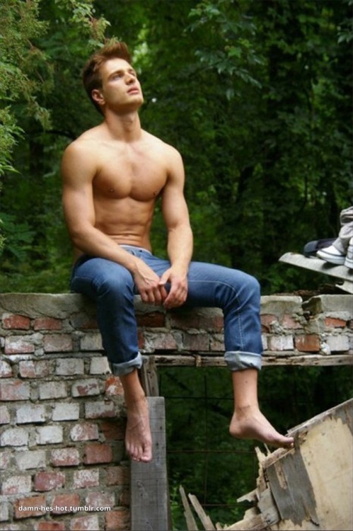 damn, he's hot!